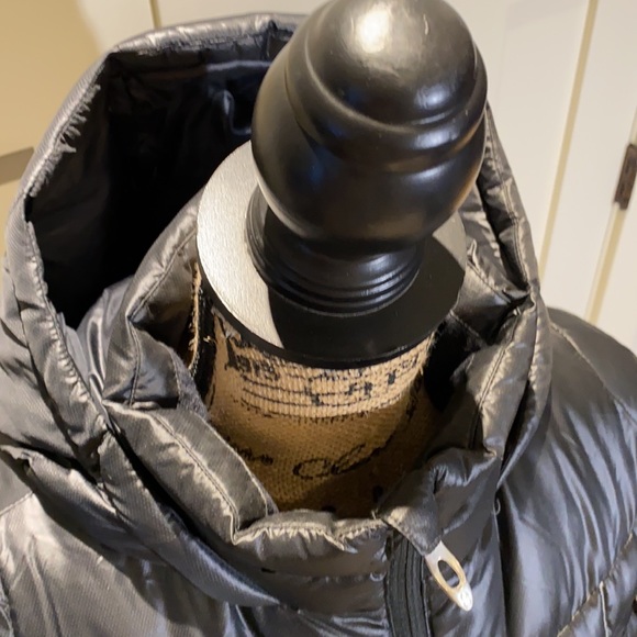 Down filled ladies black puffer size medium. Made by Spyder! - Picture 5 of 11